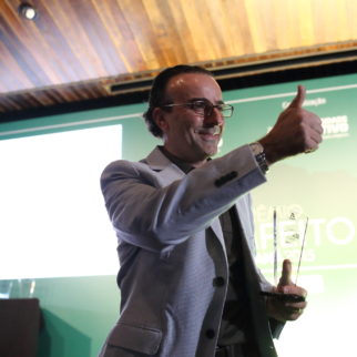 Lincoln com a placa